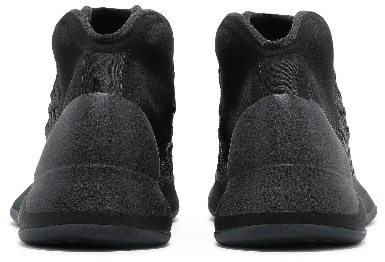 Grade School's Adidas Yeezy Quantum - Onyx