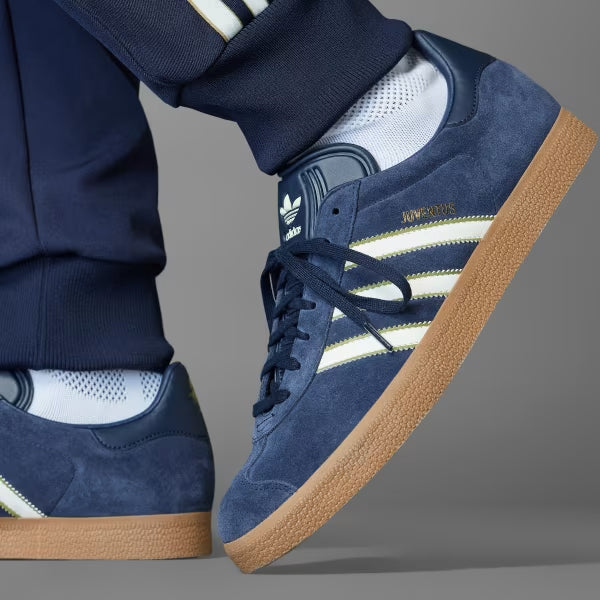 Men's Adidas Gazelle Juventus Terrace Icons Shoes - Legend Ink/Off White/Dark Football Gold