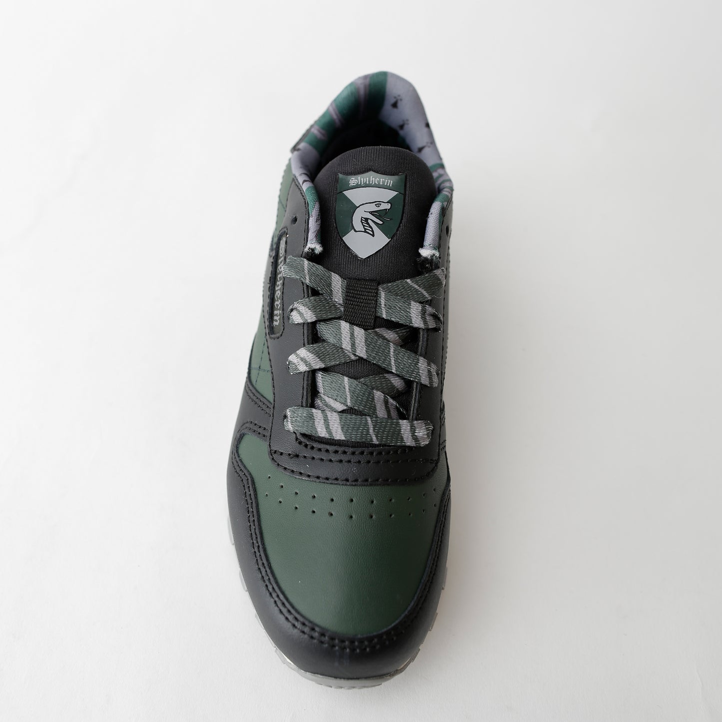 Preschool Reebok Harry Potter Slytherin Classic Leather Shoes - Black/Green Front View