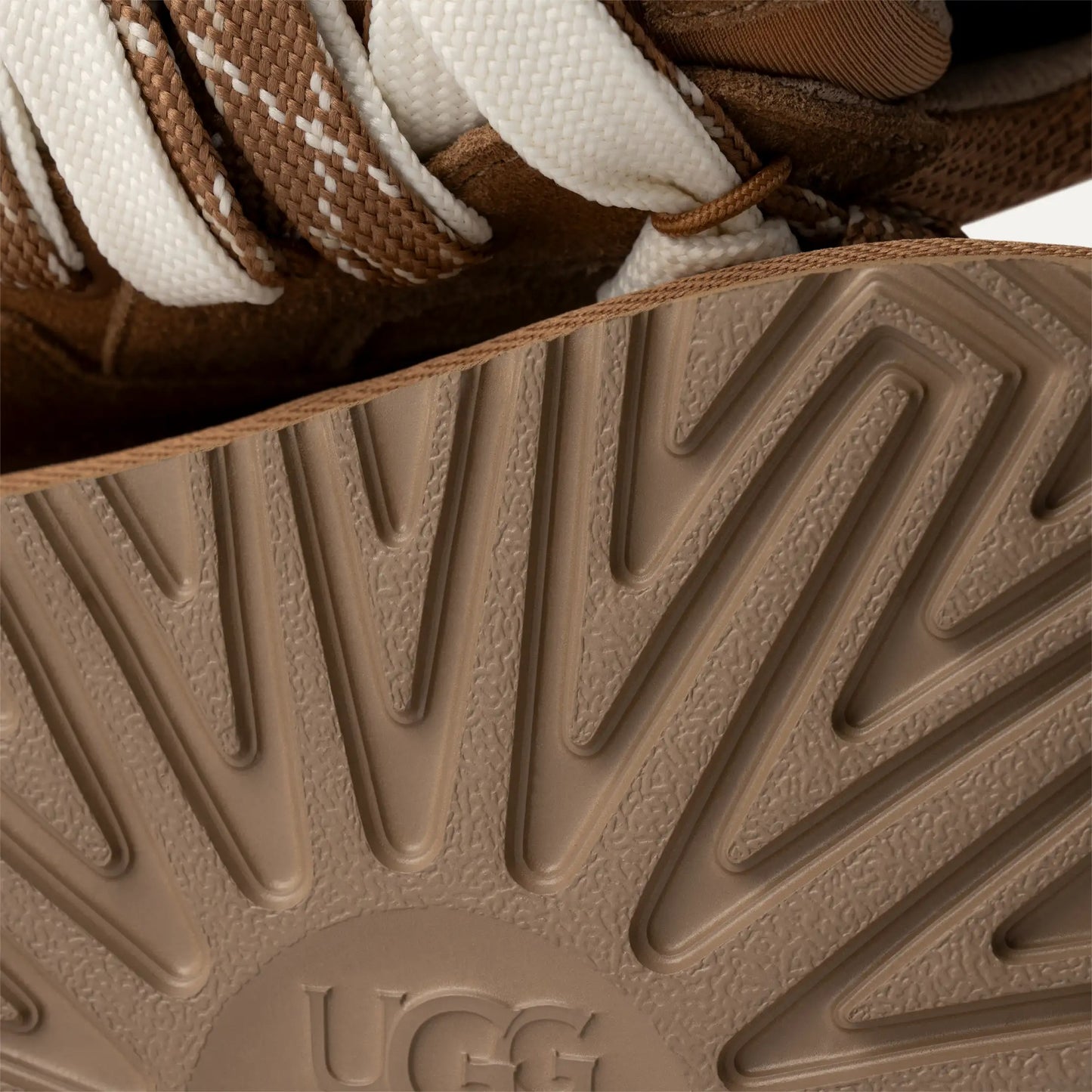 Grade School Ugg Lo Lowmel - Chestnut