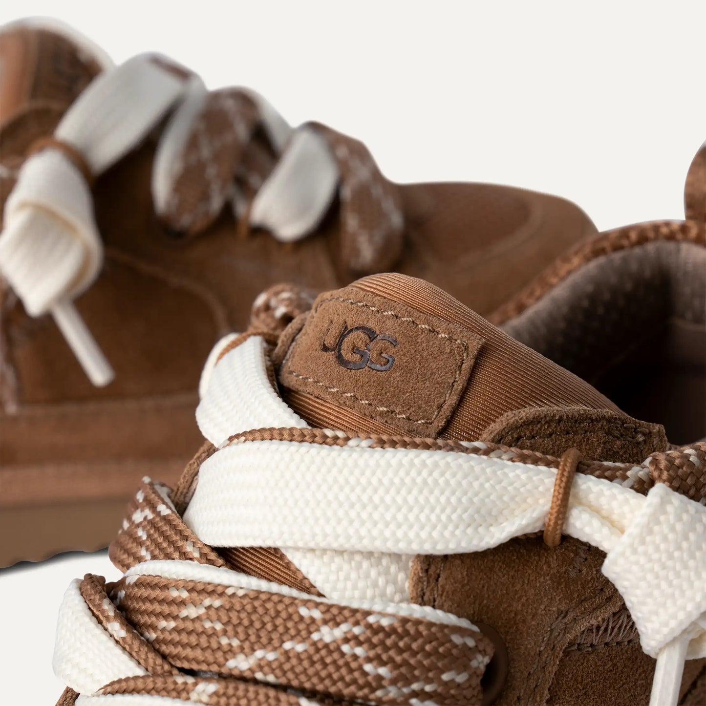 Grade School Ugg Lo Lowmel - Chestnut