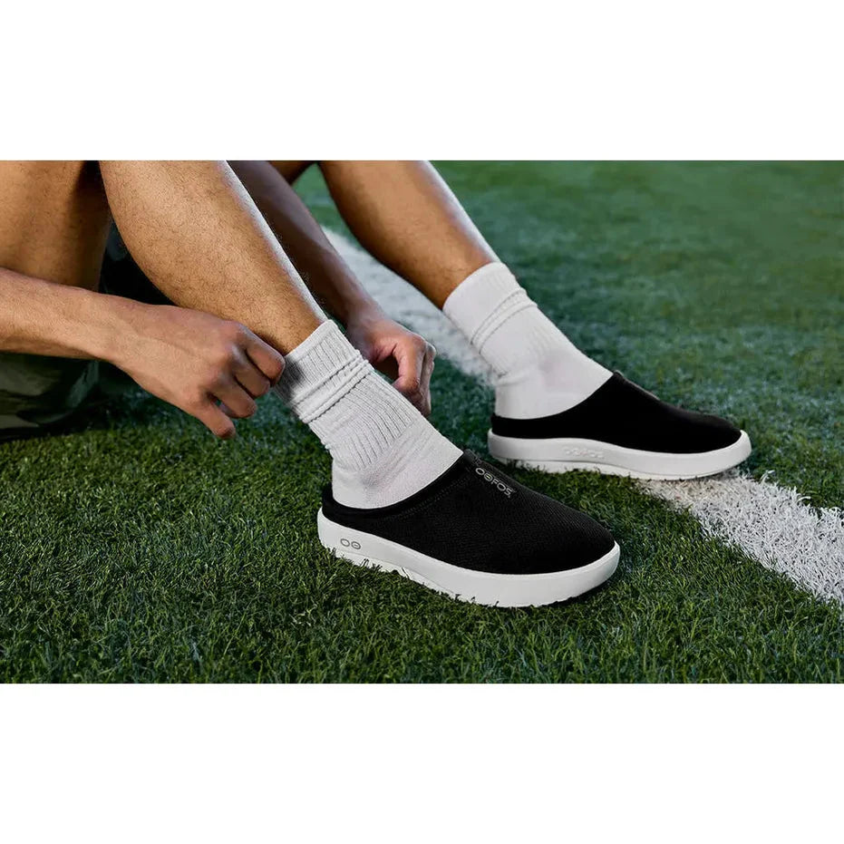 Men's OOFOS OOcoozie Sport Mule - White/Black
