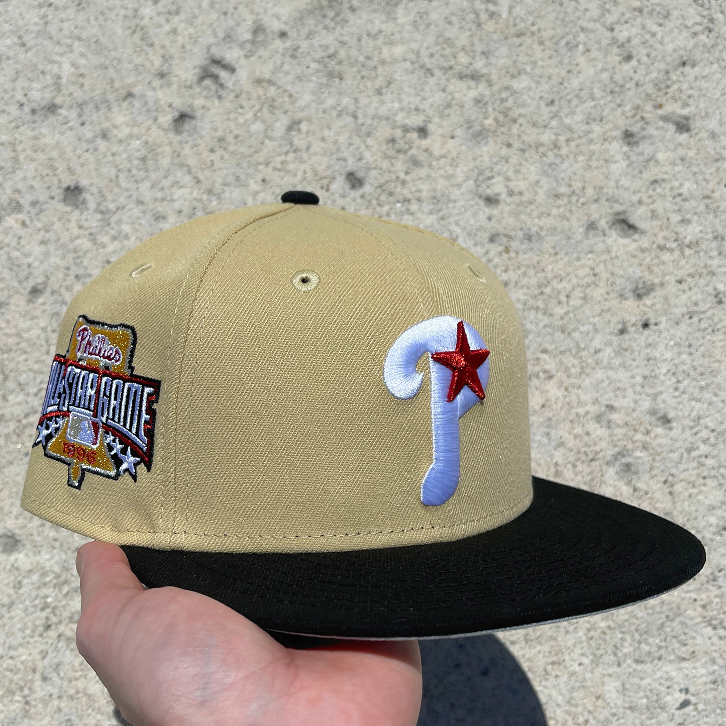 New Era Philadelphia Phillies 59FIFTY Hat - Khaki/ Black