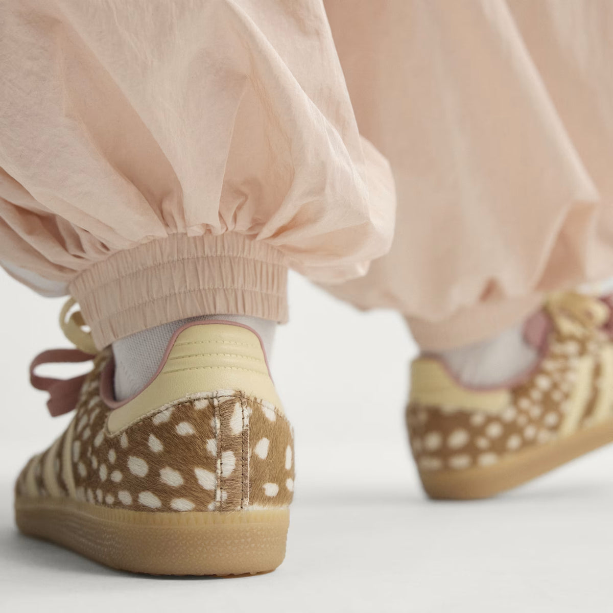 Women's Adidas Samba OG - Brown Desert / Warm Vanilla / Wonder Mauve