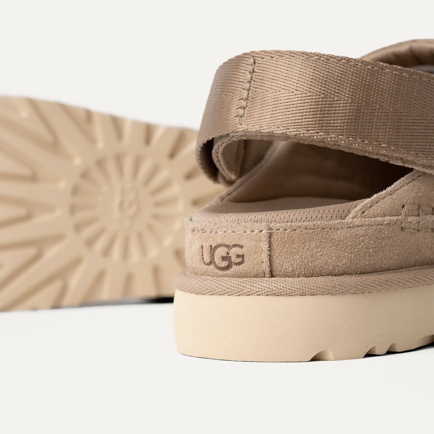 Women's Ugg Goldenstar Clog - Sand