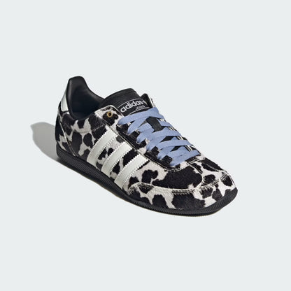 Women's Adidas Japan - Core Black / Cream White / Gold Metallic