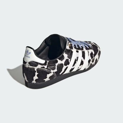 Women's Adidas Japan - Core Black / Cream White / Gold Metallic