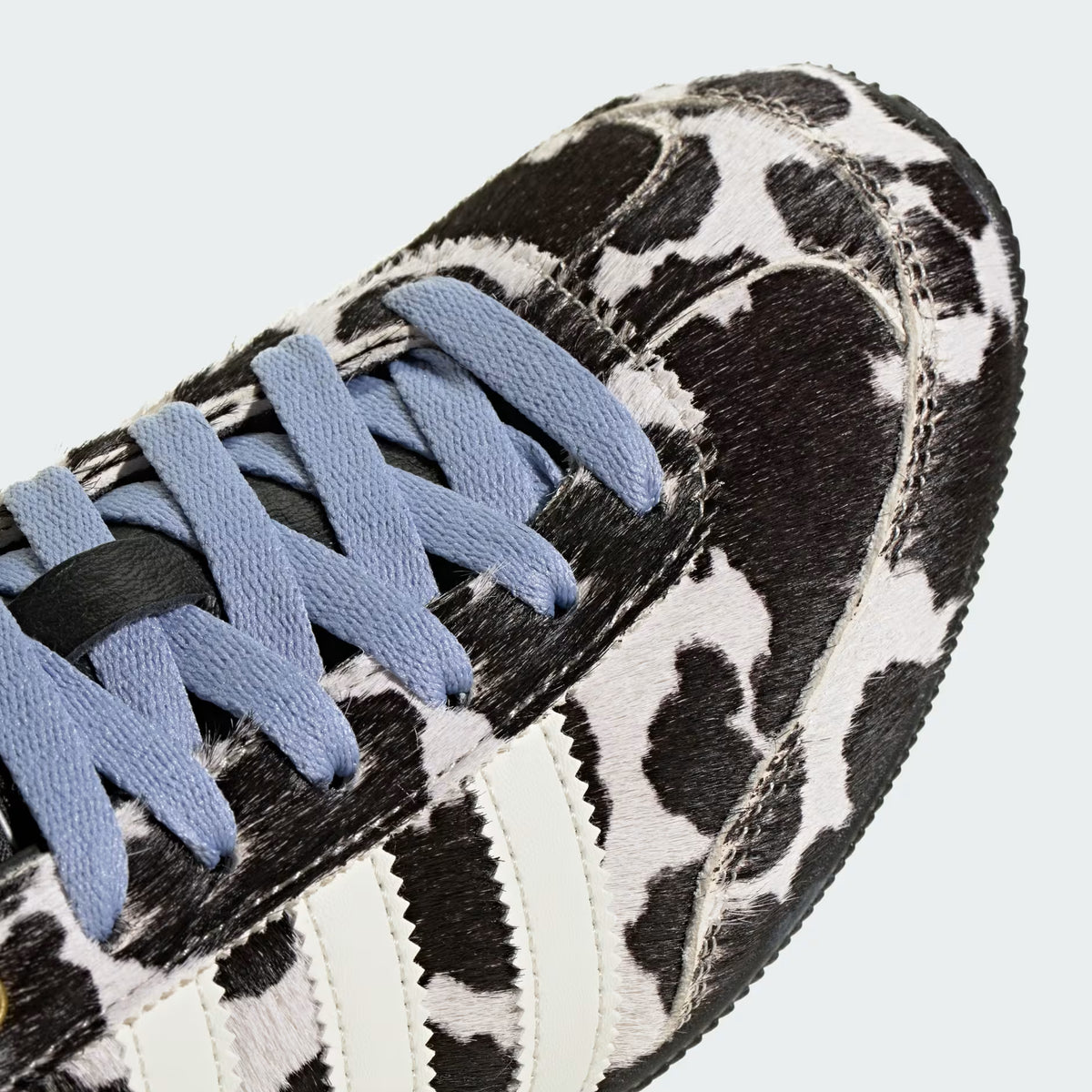 Women's Adidas Japan - Core Black / Cream White / Gold Metallic