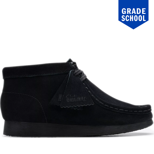 Grade school Clarks Wallabee Boot - Black Suede