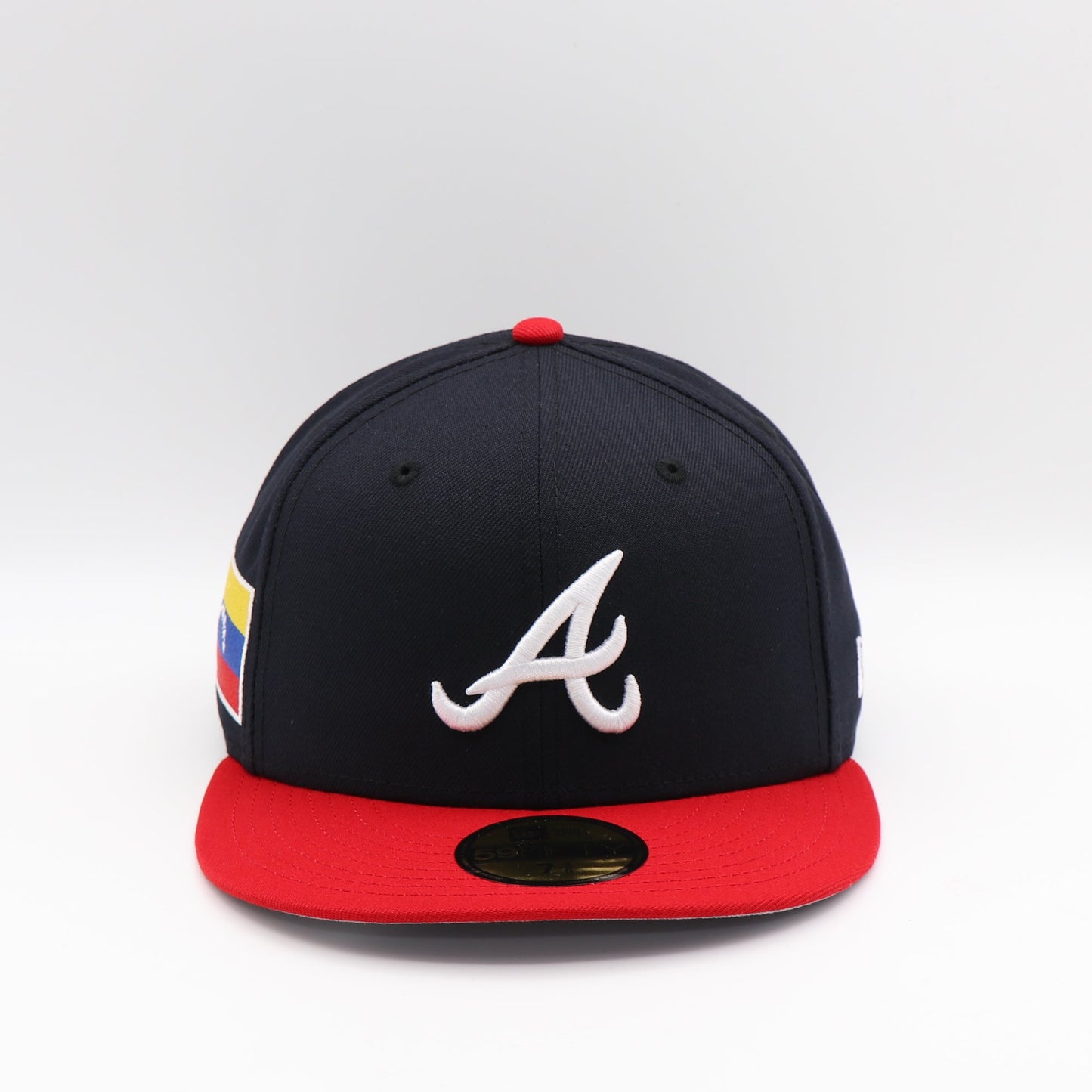 New Era 59Fifty Atlanta Braves "Venezuela Flag" Patch Hat - Navy/Scarlet