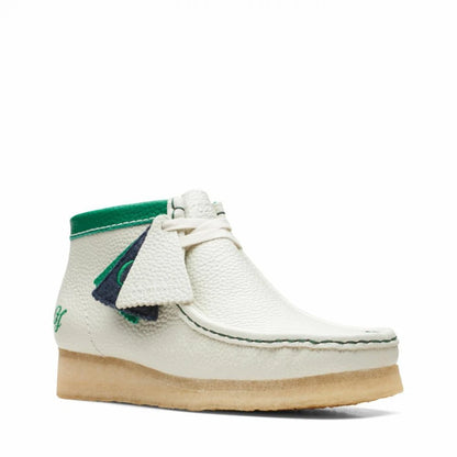 Women's Clarks Wallabe Chukka Boots - Cream/Green Leather