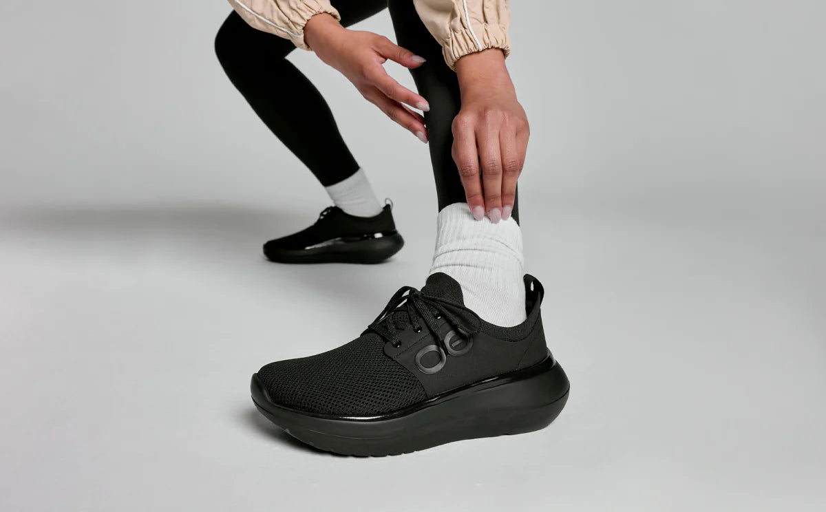 Women's OOFOS OOmy Stride - Black
